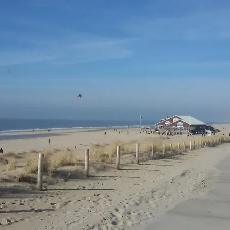 Fuer 4 Personen Ca 65 M In Petten, Holland Nordholland *
