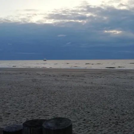 Fuer 4 Personen Ca 65 M In Petten, Holland Nordholland Petten